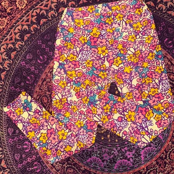 Floral Patterned Leggings - Picture 1 of 4